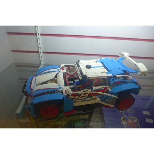 2155A - A Lego Technic rally car