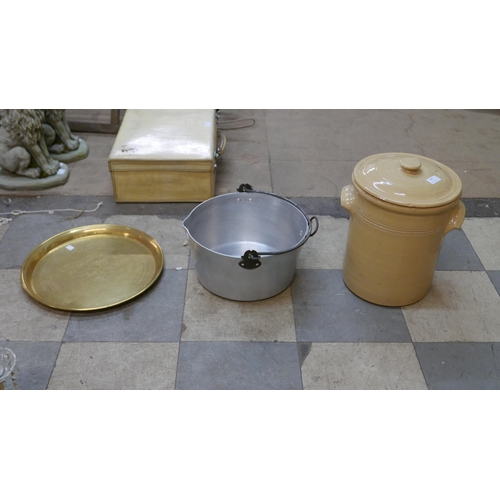 199 - A brass tray, steel jam pan and lidded pot