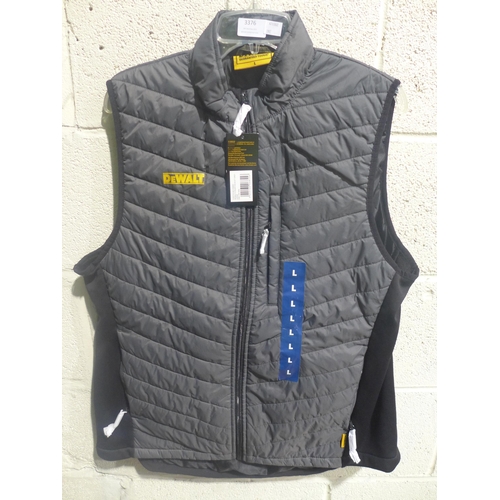 3376 - Men's Dewalt grey gilet, size L *This lot is subject to VAT