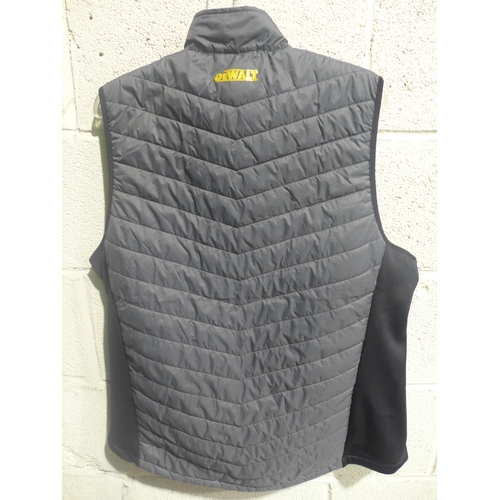 3376 - Men's Dewalt grey gilet, size L *This lot is subject to VAT