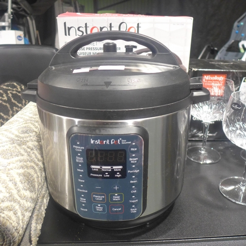 3395 - Instant Pot One Lid Pressure Cooker - 6.2L, original RRP £159.99 + VAT (310-57) * This lot is subjec... 