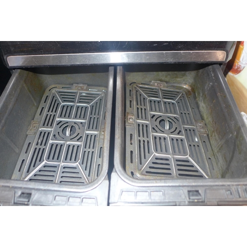 3403 - Sur La Table Double Air Fryer - 2 X 3.8L Trays (310-49) * This lot is subject to VAT