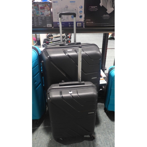 3472 - American Tourister Set of Two 4-Wheel Spinner Hardside Suitcases (Damaged Handle) (311-8,59,67)    *... 