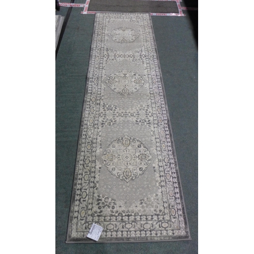 3003 - Centenno Runner - 2'X8'     (311-152)    * This lot is subject to vat