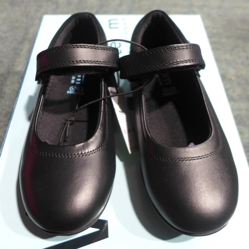 3212 - Kid's Term black school shoes - UK size 12 *This lot is subject to VAT