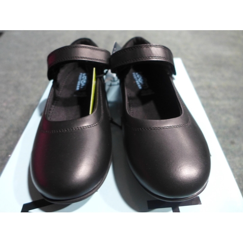 3214 - Kid's Term black school shoes - UK size 13 *This lot is subject to VAT