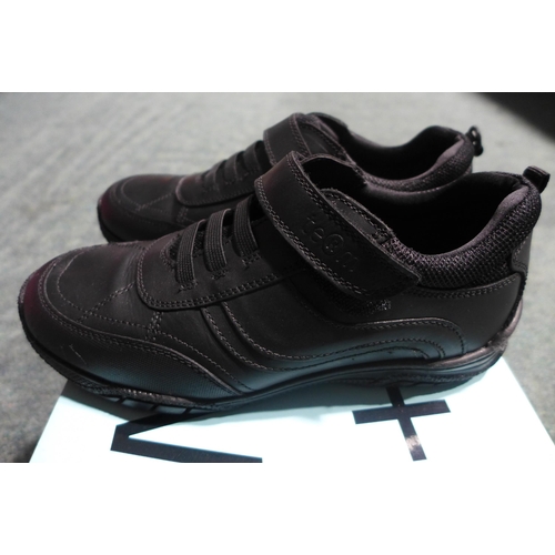 3239 - Kid's Term black school shoes - UK size 3 *This lot is subject to VAT