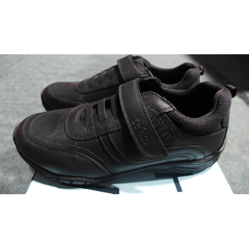 3251 - Kid's Term black school shoes - UK size 4 *This lot is subject to VAT