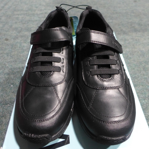 3256 - Kid's Term black school shoes - UK size 5 *This lot is subject to VAT