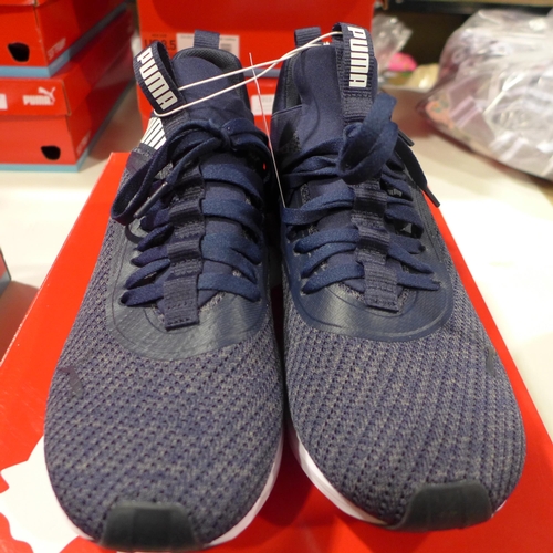 3318 - Men's woven blue Puma trainers - UK size 8 *This lot is subject to VAT