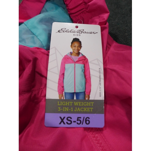 3341 - Small quantity of kid's clothing, various sizes and styles *This lot is subject to VAT