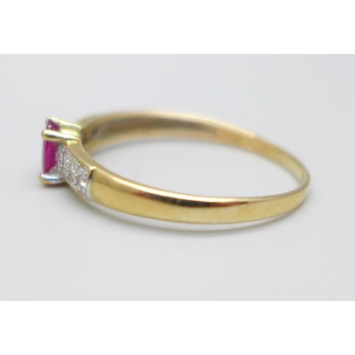 1000 - A 9ct gold, ruby and ten diamond ring, 1.5g, Q/R