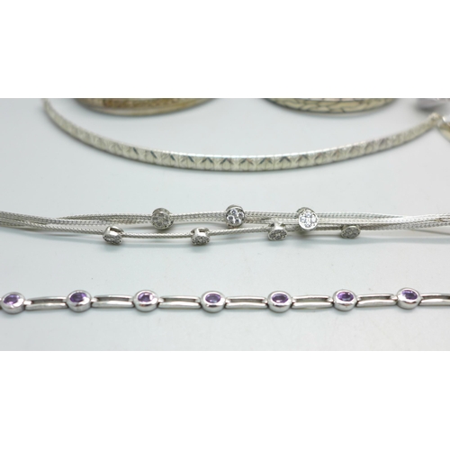 1078 - Three silver bracelets, two silver bangles and silver earrings