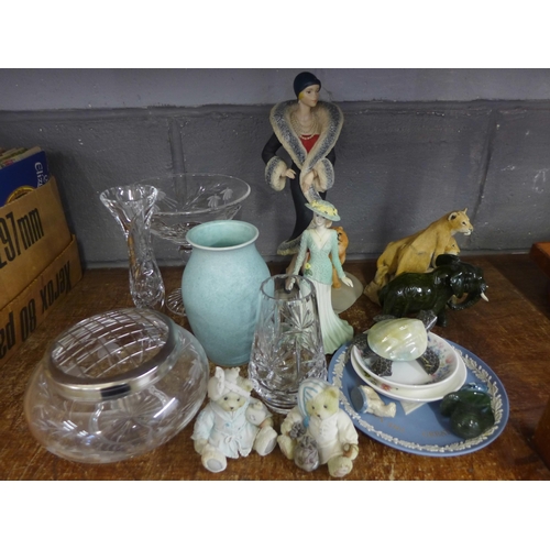 1107 - Mixed china and glass **PLEASE NOTE THIS LOT IS NOT ELIGIBLE FOR POSTING AND PACKING**