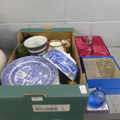 1127 - A box of mixed china including Copeland Spode Italian blue and white bowl, Wedgwood Jasper vases, St... 