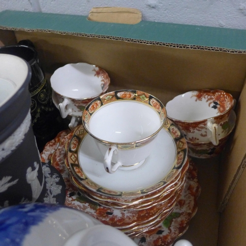 1127 - A box of mixed china including Copeland Spode Italian blue and white bowl, Wedgwood Jasper vases, St... 