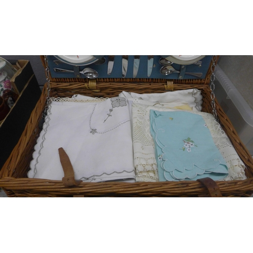 1130 - A Brexton wicker picnic hamper and a collection of table linens **PLEASE NOTE THIS LOT IS NOT ELIGIB... 