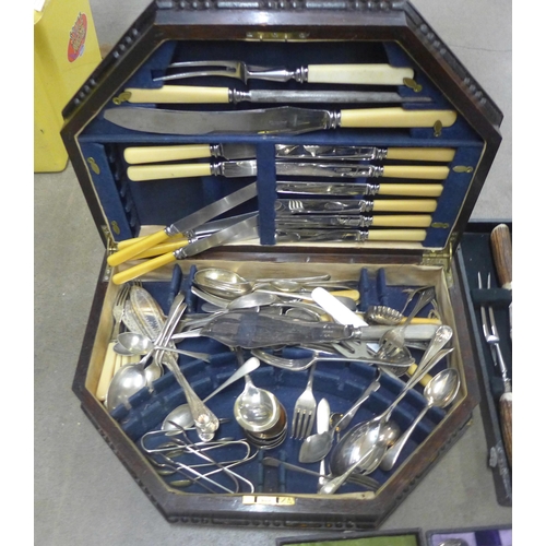 1136 - A part canteen of cutlery, a carving set and other boxed flatware **PLEASE NOTE THIS LOT IS NOT ELIG... 