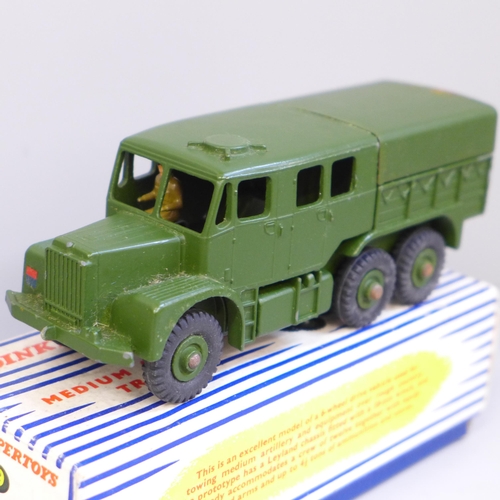 631 - A Dinky Toys 689 Medium Artillery Tractor and 661 Recovery Trailer, boxed