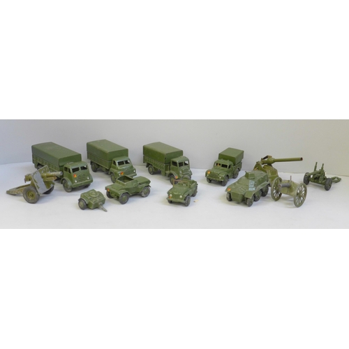 686 - Twelve Dinky Toys military die-cast model vehicles