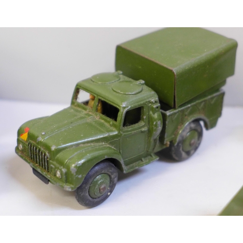 686 - Twelve Dinky Toys military die-cast model vehicles