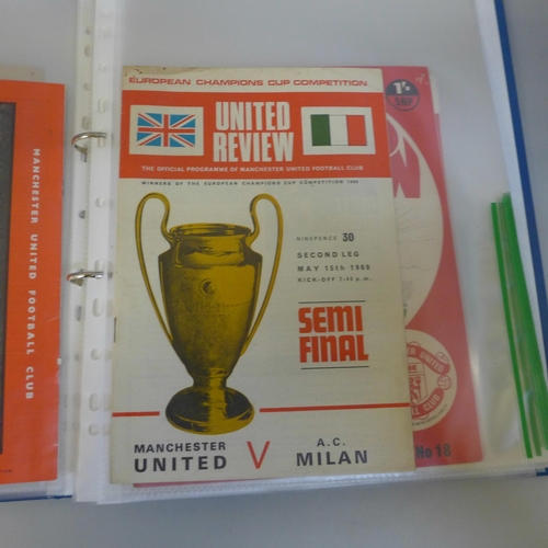 725 - Manchester United programmes, 1958 to 1989 (72)