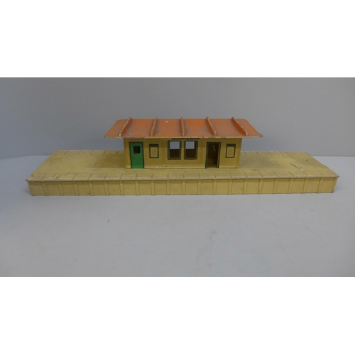 746 - An HO/OO gauge wagon, Hornby 3-rail, one loco, a/f and Station buildings