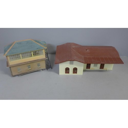 755 - A Lima HO scale train set, track, buildings and accessories