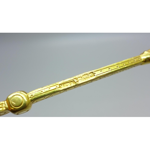 802 - A silver gilt anointing spoon, London 1901, Saunders & Shepherd, 102g, 25.5cm