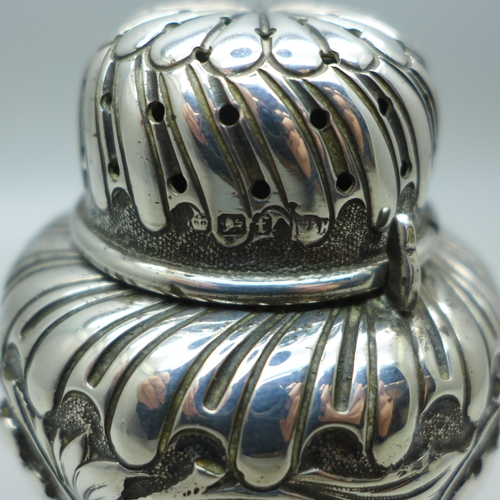 804 - A Walker & Hall embossed silver castor, Sheffield 1898, 106g, 9cm