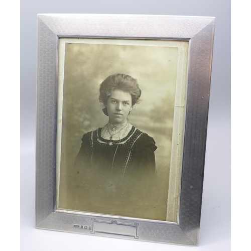 808 - A silver photograph frame, Birmingham 1911, Gorham Manufacturing Co., 13.5cm x 17.5cm