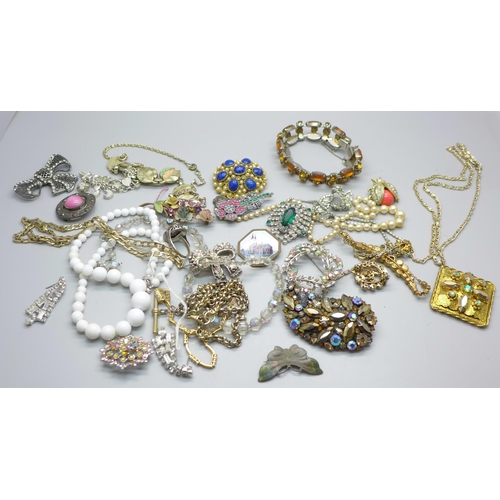 849 - Costume jewellery