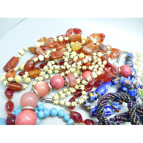 871 - Assorted bead necklets