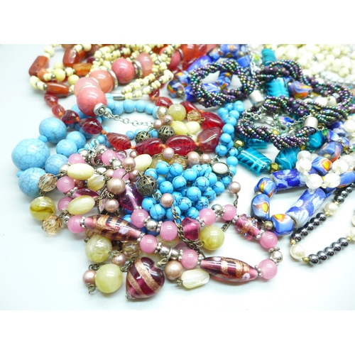 871 - Assorted bead necklets