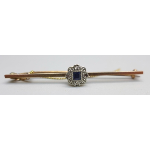 923 - A 9ct gold, diamond and sapphire brooch, 2.6g