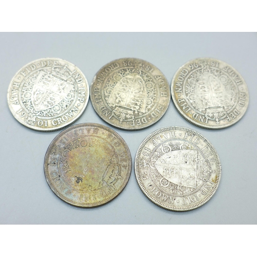 933 - Five Victorian veiled head half-crowns, 1893 x2, 1896, 1893 and 1901