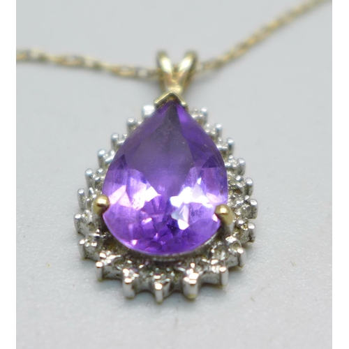 936 - A 9ct gold and amethyst pendant and chain, 2.9g