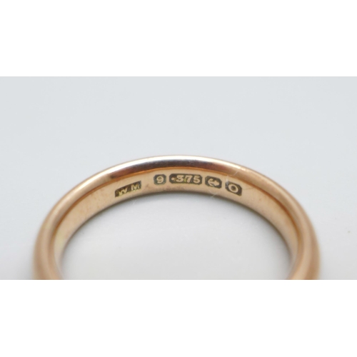 940 - A 9ct rose gold 'barrel' wedding ring, Birmingham 1913, 3.8g, N