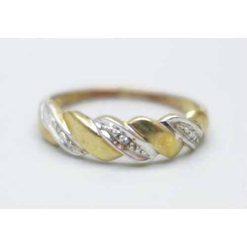 967 - A 9ct gold and diamond ring, 1.6g, P