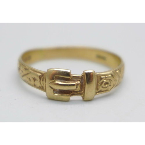 985 - A 9ct gold buckle ring, 1.9g, Q/R