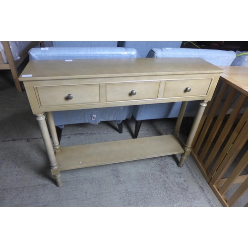 1590 - A wood effect console table