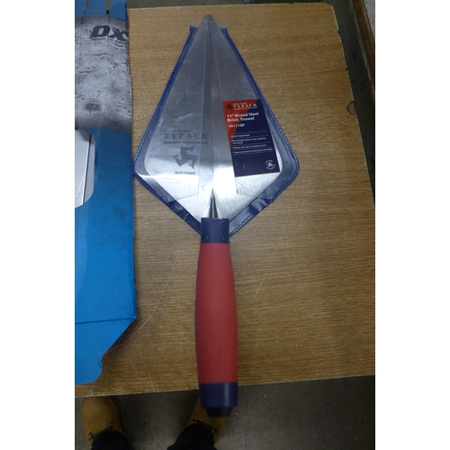 2011 - Pro Series 330mm aluminium plasterer's hawk and a Tyzack trowel