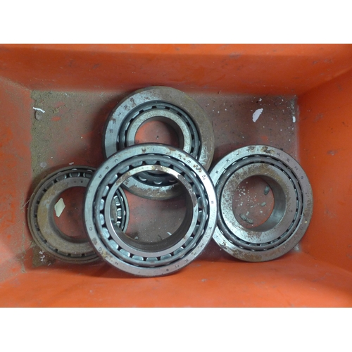 2045 - Four twin disc roller bearings