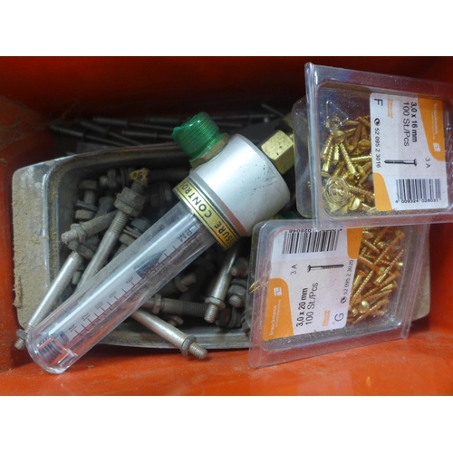 2051 - A large quantity of assorted nuts and bolts (mainly bolts)