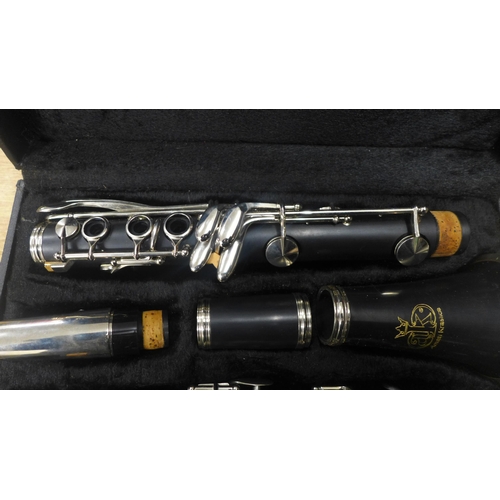 2078 - An Amati Kraslice ACL 201 clarinet in protective hard case