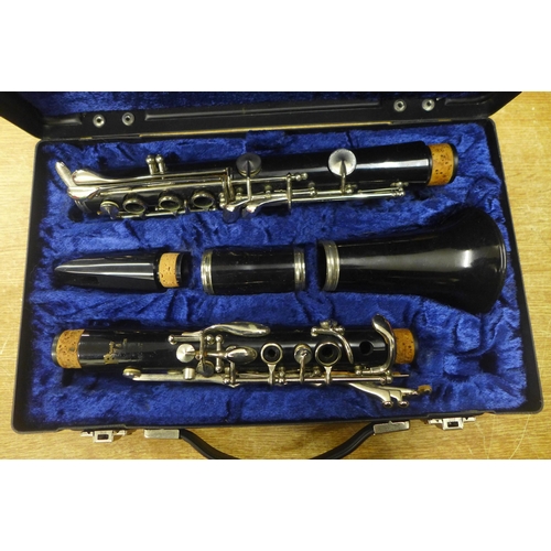 2079 - A Boosey & Hawkes clarinet with protective hard case