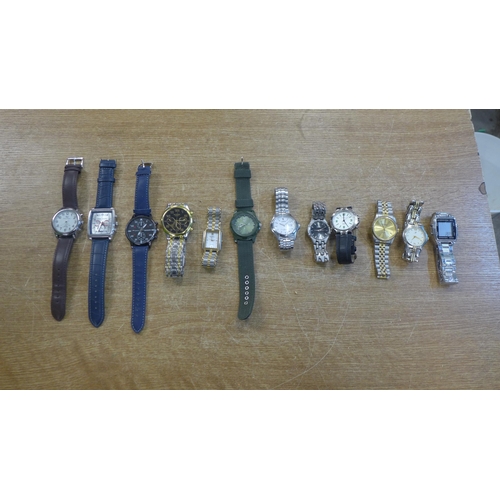 2101 - Twelve wristwatches