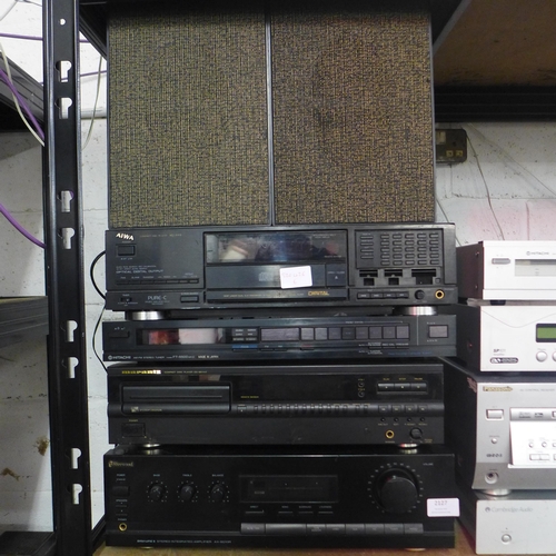 2127 - A quantity of stereo - Aiwa CS player XC-777, Hitachi stereo tuner FT-5500 MKII, marantz CD player  ... 