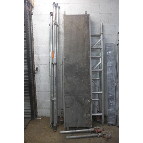 2160 - A single height, single platform scaffold tower