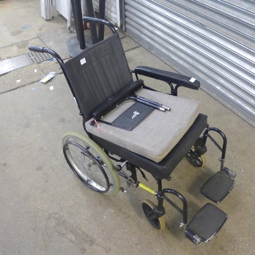 2201 - R J Mobility large wheel wheelchair